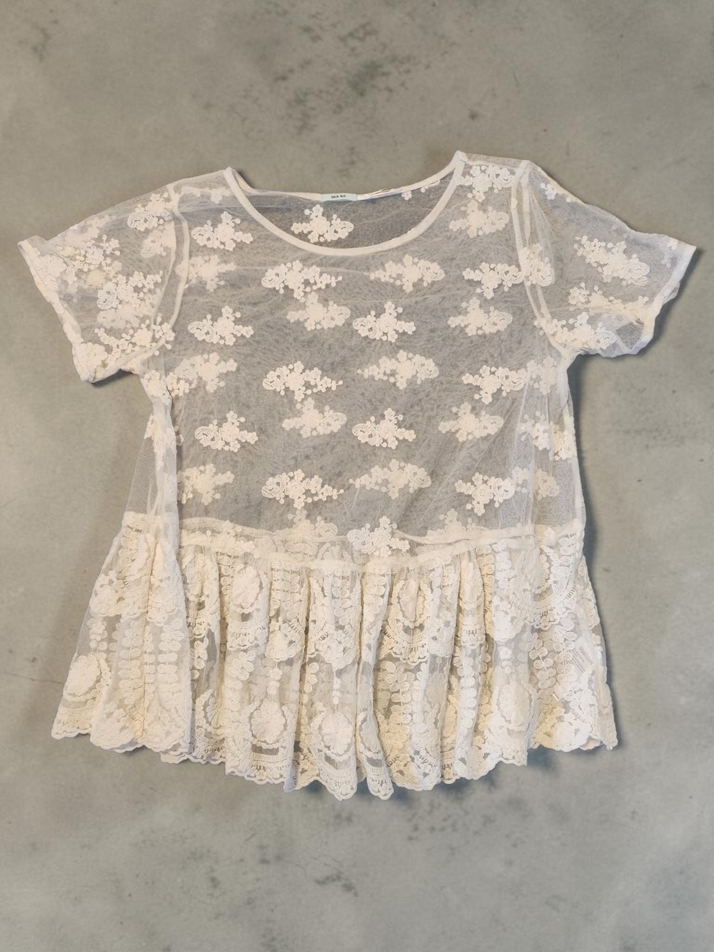 Source Unknown Cream Lace Peplum Short Sleeve Top